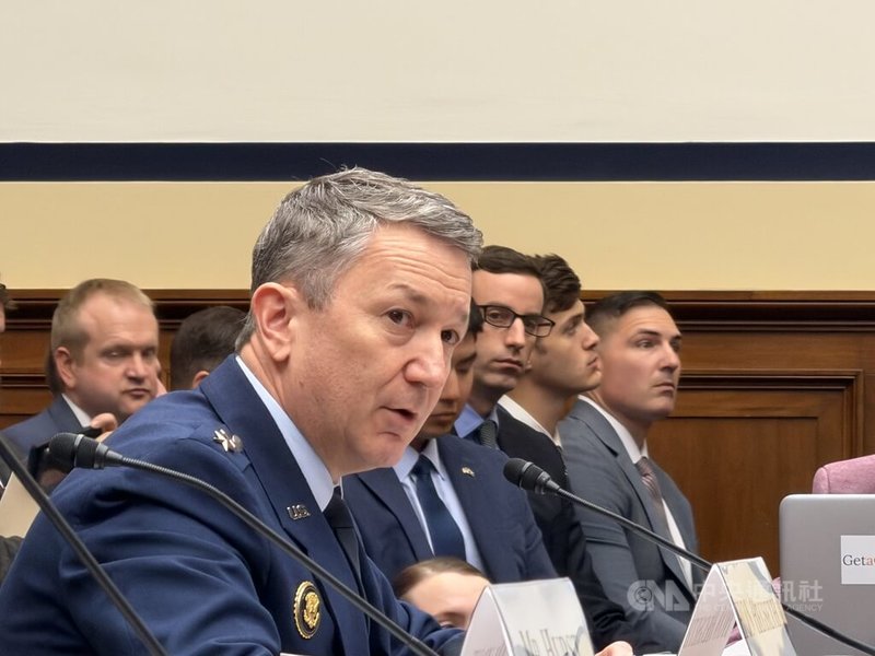 美國參謀首長聯席會議主席凱恩29日出席聯邦眾議院軍事委員會聽證會。中央社記者侯姿瑩華盛頓攝　115年4月30日