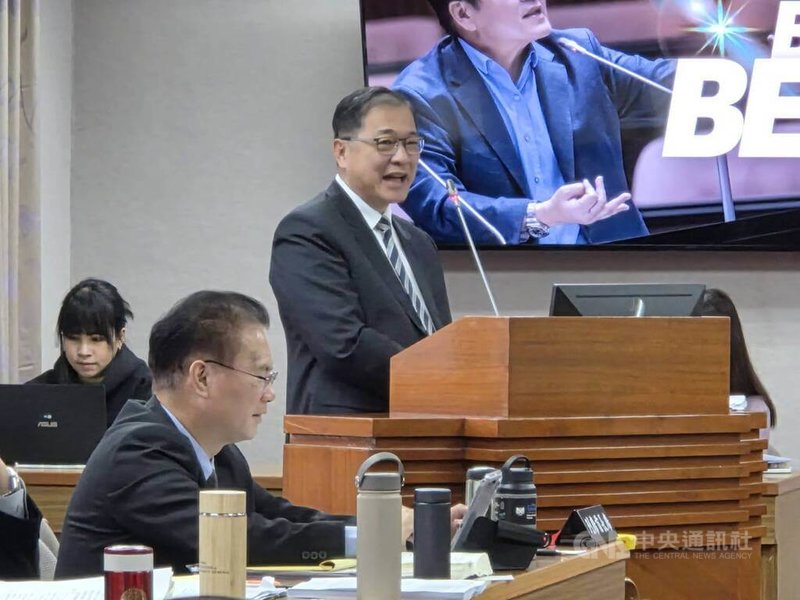 立法院司法及法制委員會30日審查民國115年度中央政府總預算案關於法務部及所屬主管收支部分等案。法務部長鄭銘謙（中）列席報告。中央社記者謝君臨攝　115年4月30日