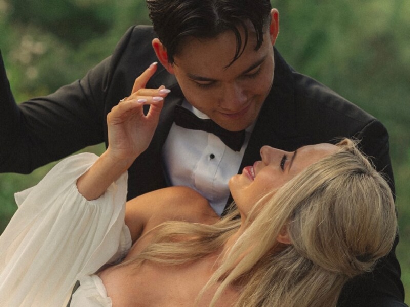 世界棒球經典賽台灣隊國手費柴德（Stuart Fairchild，左）與妻子韓納（Hanna Fairchild，右）在2024年訂婚、2025年年底結婚。（帕菲克國際運動行銷提供）中央社記者蘇志畬傳真　115年4月30日