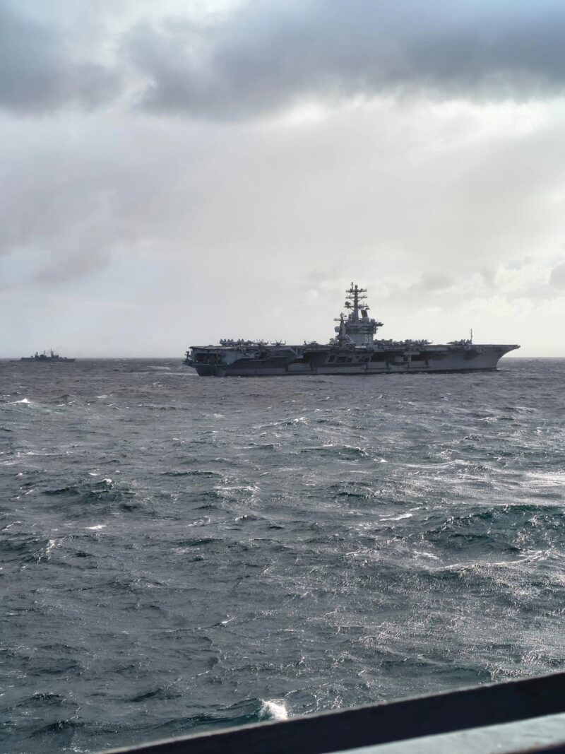 美國航空母艦尼米茲號（圖）與阿根廷海軍展開4天聯合軍事演習。（圖取自facebook.com/ArmadaArg）