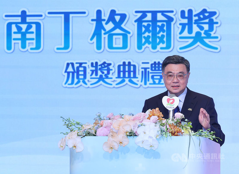 慈月基金會第15屆南丁格爾獎頒獎典禮2日下午在台北舉行，行政院長卓榮泰（圖）應邀出席，致詞時感謝護理人員辛勞與奉獻。中央社記者謝佳璋攝  115年5月2日