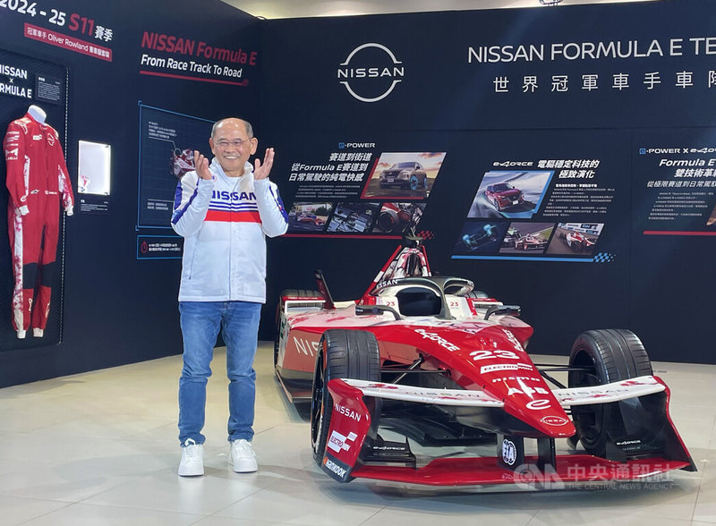 裕日車總經理姚振祥具備機械專業，在裕隆集團歷練長達近50年，他同時也是一位詩人，以「古魯」為名筆耕不輟，透過筆觸，展現細膩、浪漫、同理共情的另一面。 中央社記者鍾榮峰攝　115年5月3日