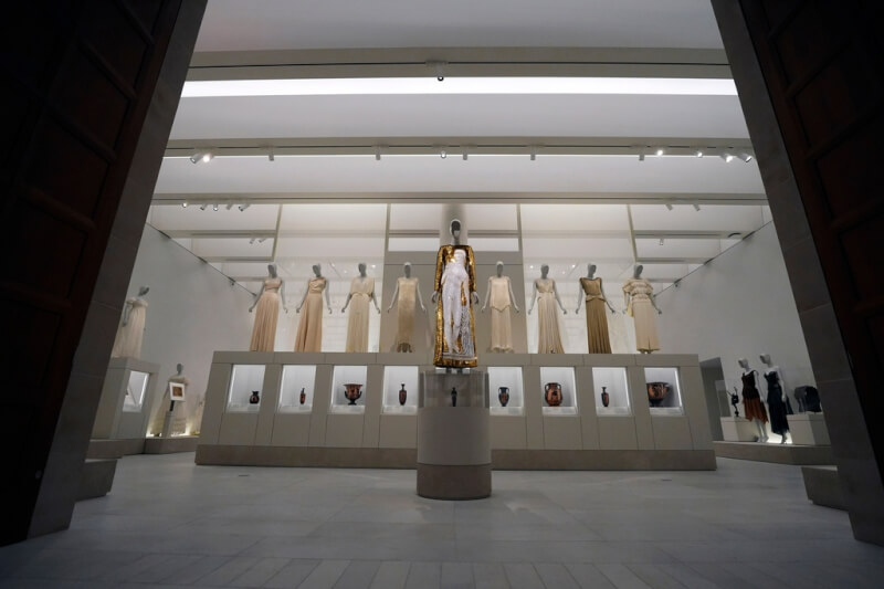 紐約大都會藝術博物館「服飾藝術」展覽。（美聯社）