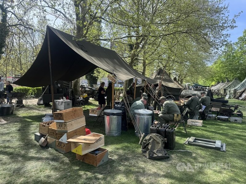 捷克西部城市皮爾森（Plzeň）3日盛大慶祝二次世界大戰末被美軍解放。現場還展示軍事野戰廚房、軍營設施等，讓民眾全面了解當時的軍事生活。中央社記者劉郁葶皮爾森攝 115年5月4日