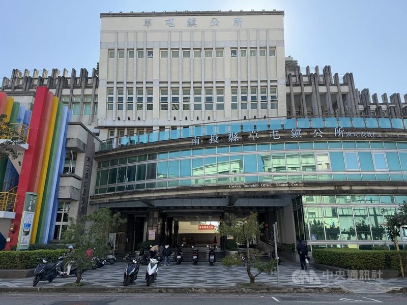南投縣草屯地政事務所統計，草屯鎮逾期未辦理繼承登記土地2187筆、建物72棟，以115年公告土地現值計算總價逾新台幣15億元，若最終仍無人申領將充公。圖為草屯鎮公所。中央社記者蕭博陽南投縣攝　115年5月4日