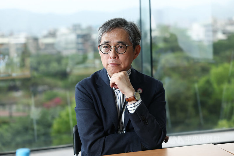 三商家購總經理邱光隆（圖）表示，儘管收購的是OK便利商店，邱光隆卻多次強調，「不走超商賽道」，在他看來，傳統超商競爭早已進入紅海，整併後，OK不會被單一模式綁住，而是依據點條件進行差異化調整。中央社記者王騰毅攝　115年5月4日