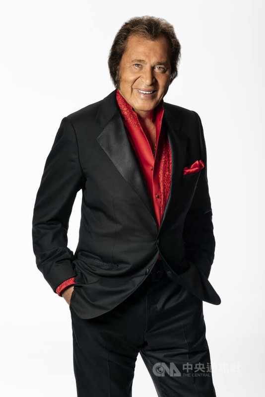 英國歌手英格柏漢普汀克（Engelbert Humperdinck）睽違多年再度來台，將於9月23日登上台北國際會議中心（TICC）開唱，與歌迷提前過中秋。（全球音樂經紀）中央社記者王心妤傳真　115年5月4日