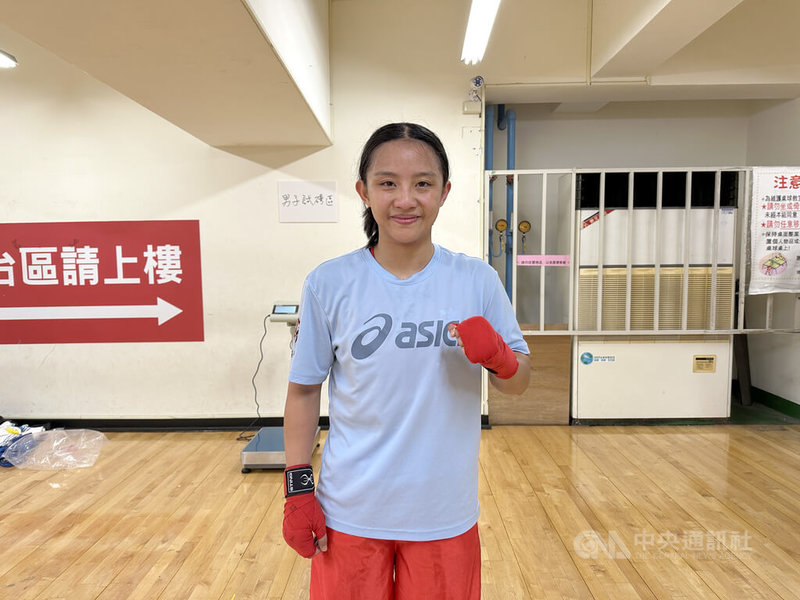 代表清華大學出賽的台灣女子拳擊好手郭怡萱（圖）5日在115年全大運女子51公斤級摘金，賽後她情緒崩潰落淚表示，今天剛好是哥哥冥誕。中央社記者黎建忠攝　115年5月5日