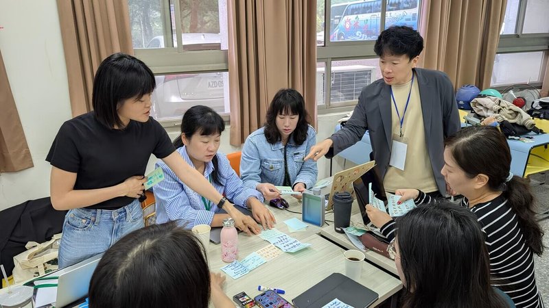 教育部近期選派30名中小學教師，前往新加坡、馬來西亞，展開為期9天的入班交流，返國後將辦理成果工作坊，與全國教師社群分享經驗。（教育部提供）中央社記者陳至中傳真　115年5月5日
