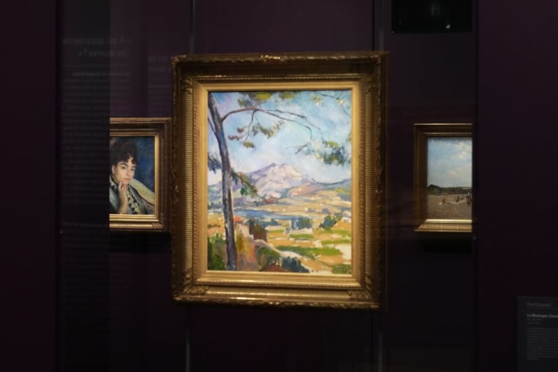 奧塞美術館全新展廳，展出納粹時期遭掠奪的「無主藝術品」。（美聯社）