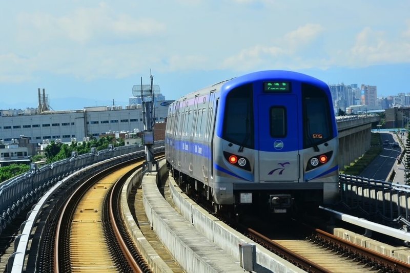 桃園大眾捷運公司6日表示，機場捷運A14機場第三航廈站號誌道旁設備出現短暫異常情形，經搶修異常狀況已排除，列車恢復自動駕駛模式運行，估計約有200名旅客受到影響。（桃園大眾捷運公司提供）中央社記者吳睿騏桃園傳真　115年5月6日