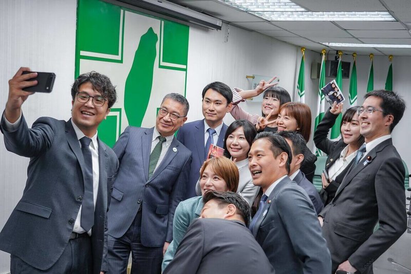 民進黨秘書長徐國勇5日接見自民黨青年局訪團。（民進黨提供）中央社記者葉素萍傳真 115年5月6日