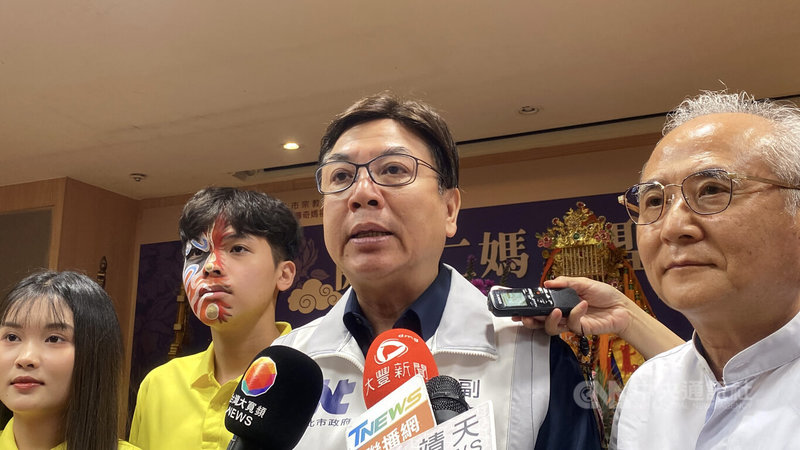 新北市副市長劉和然（右2）7日出席「2026北海岸傳奇媽祖文化祭」記者會，接受媒體聯訪表示，無參選彰化縣長意願，會陪新北市長侯友宜施政到最後一刻。中央社記者黃旭昇攝　115年5月7日