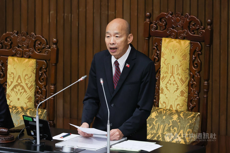 立法院會8日變更議程，立法院長韓國瑜（圖）宣布下午將處理國防特別條例草案及三班護病比入法。中央社記者翁睿坤攝　115年5月8日