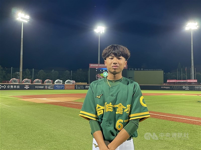 115年全國成棒甲組春季聯賽合作金庫8日與台灣啤酒（國立體大）交手，林佾葳（圖）7局1責失分優質先發，率隊重返4強。（中央社檔案照片）
