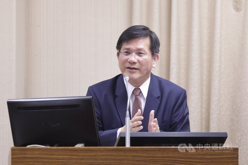 川習會即將舉行，外交部長林佳龍（圖）11日在立法院表示，中國到底要拿什麼、讓什麼，談判桌上才會知道，對美中雙方交集「要關心但也不用太擔心」，外交部會密切關注後續談判桌上的攻防，不會因此放鬆。中央社記者裴禛攝　115年5月11日