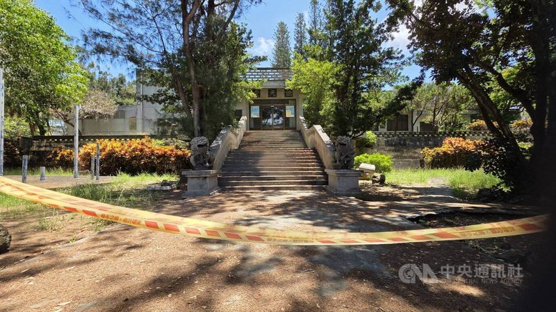 台灣近代藝術家趙二呆創作作品，文化部長李遠日前在立法院詢答時，肯定二呆在「重建台灣藝術史計畫」中極具代表性，文化部歷史博物館除優先特展外，今年補助2300多萬元用以修復二呆藝館，目前已架起封警戒線進行修復。中央社   115年5月11日