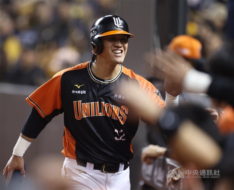 中職統一7-ELEVEn獅隊12日靠著蘇智傑（圖）超前比數3分砲，終場以5比3擊敗味全龍隊。（中央社檔案照片）