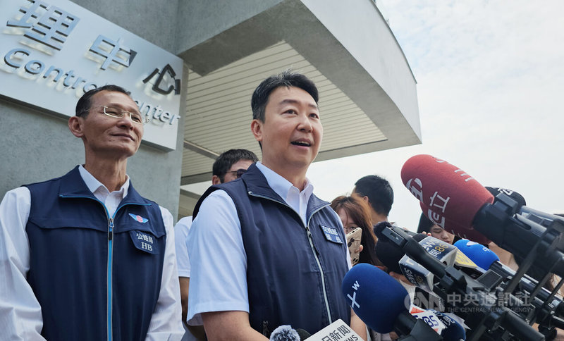 淡江大橋通車祈福儀式未邀新北市長侯友宜等地方人士，交通部長陳世凱（左2）12日表示，交通部內部祈福儀式，未邀任何民意代表參與。中央社記者王鴻國攝　115年5月12日