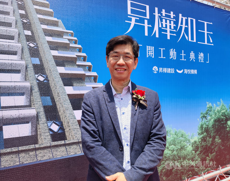 昇樺建設總經理谷念勝（圖）12日指出，近期不少原本有意購屋的民眾，因股市行情火熱，選擇先將資金投入股市，甚至有客戶退掉房子、跑去買股票，半年後賺到錢再回來買房。中央社記者何秀玲攝　115年5月12日
