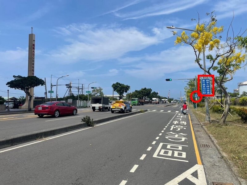 45歲柳姓汽車駕駛13日行經高雄市前鎮區一處路口，與55歲羅姓機車騎士發生碰撞，造成羅女傷重送醫不治，全案詢後依過失致死罪嫌偵辦。（高雄市政府警察局前鎮分局提供）中央社記者張已亷傳真　115年5月13日