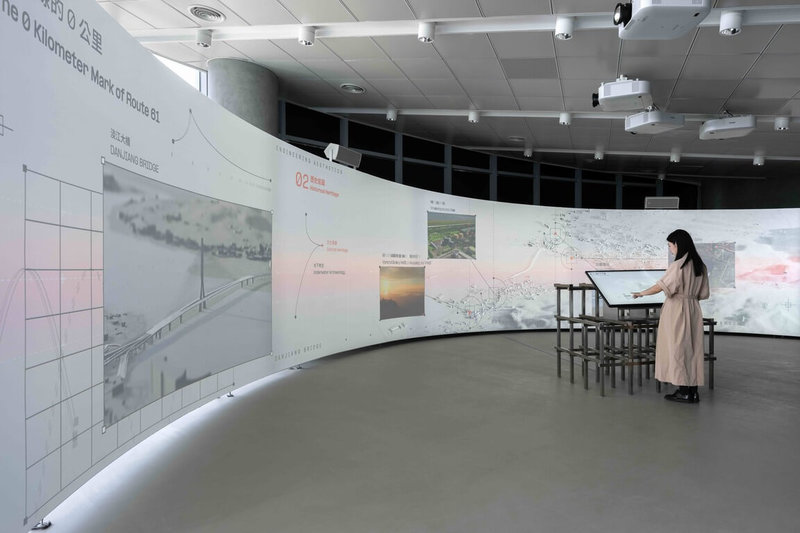 淡江大橋工程美學特展12日起在淡江大橋橋梁管理中心登場，首度公開設計團隊的12座橋塔本體迭代模型，帶民眾走進國門新地標誕生現場。（公路局提供）中央社記者黃巧雯傳真　115年5月13日