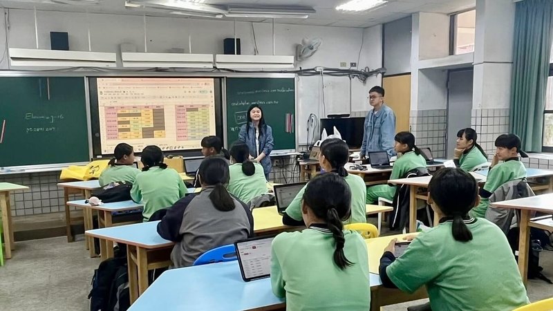 南一教育集團響應運動部的政策，啟動北投國中女壘隊支持計畫，導入系統化課程與真人線上輔導資源，協助學生運動員兼顧訓練與學習。（南一教育集團提供）中央社記者陳至中台北傳真　115年5月13日