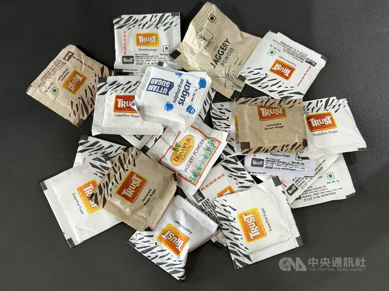 印度政府宣布，為了因應糖在國內供應吃緊的情況，即日起至9月底，禁止將糖（如圖）出口到國外。專家認為，中東衝突帶來的不確定性，讓通貨膨脹的風險加劇，是政府做出這種因應政策的關鍵之一。中央社記者李晉緯新德里攝　115年5月14日