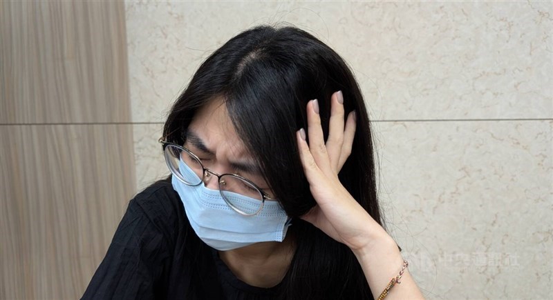 董氏基金會引用國際研究提醒，15歲時若長期承受過大學業壓力，憂鬱與自傷風險增，且延續至成年，莫讓求好心切成為最後一根稻草。（中央社檔案照片）