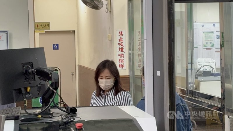 國民黨副主席李乾龍座車疑被裝追蹤器且收到恐嚇信，新北檢14日傳喚李乾龍及國民黨文傳會主委尹乃菁（圖）到案說明。中央社記者曹亞沿攝 115年5月14日