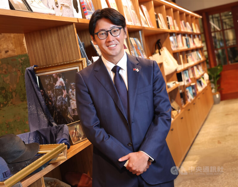 日本蔦屋書店全球唯一海外直營店，落腳台北松山文創園區。台灣蔦屋董事長大塚一馬表示，「不是想在這做生意，而是成為台灣和日本文化的橋粱」。中央社記者張新偉攝　115年5月14日