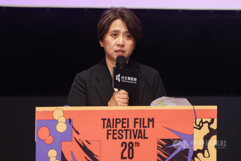 2026第28屆台北電影獎入圍名單15日揭曉，對於國片票房冠軍「陽光女子合唱團」是否有在最佳劇情長片被討論，北影總監李亞梅（圖）表示，票房好壞跟電影創意等方向都不會被考慮，評審團會專注在表現上，而在技術獎項上，「陽光女子合唱團」也沒有被討論。中央社記者王騰毅攝　115年5月15日