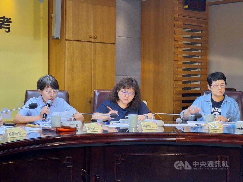 115年國中教育會考16日舉行第1天考試，第1節考社會，教育部於社會科考完後邀請國中教師協助解析會考試題。中央社記者許秩維攝　115年5月16日