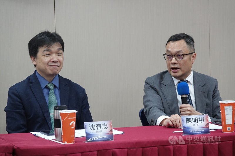 外交部政務次長陳明祺（右）與陸委會副主委沈有忠（左）16日出席「『川習會』後的美中台關係」座談會。中央社記者吳書緯攝　115年5月16日