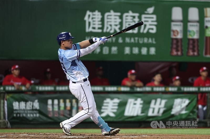 中職富邦悍將外野手申皓瑋（圖）17日歸隊，回到一軍先發首戰打開路先鋒第1棒。（中央社檔案照片）