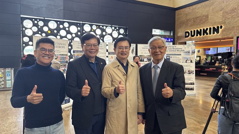 醫師公會全聯會理事長陳相國（右2）組團率領成員，共赴瑞士日內瓦出席世界衛生大會（WHA）周邊活動。（醫師公會全聯會提供） 中央社記者陳婕翎傳真  115年5月17日