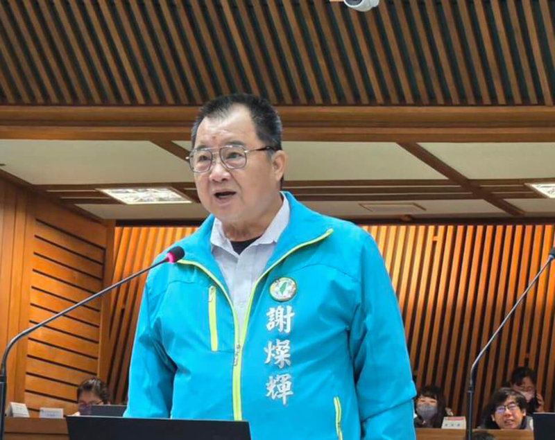 民進黨宜蘭縣議員謝燦輝（前）在黨內冬山鄉長初選民調落敗後，決定以無黨籍身分參選到底，要當全民鄉長。民進黨宜蘭縣黨部主委邱嘉進17日表示，希望謝燦輝以大局為重。（謝燦輝提供）中央社記者王朝鈺傳真 115年5月17日