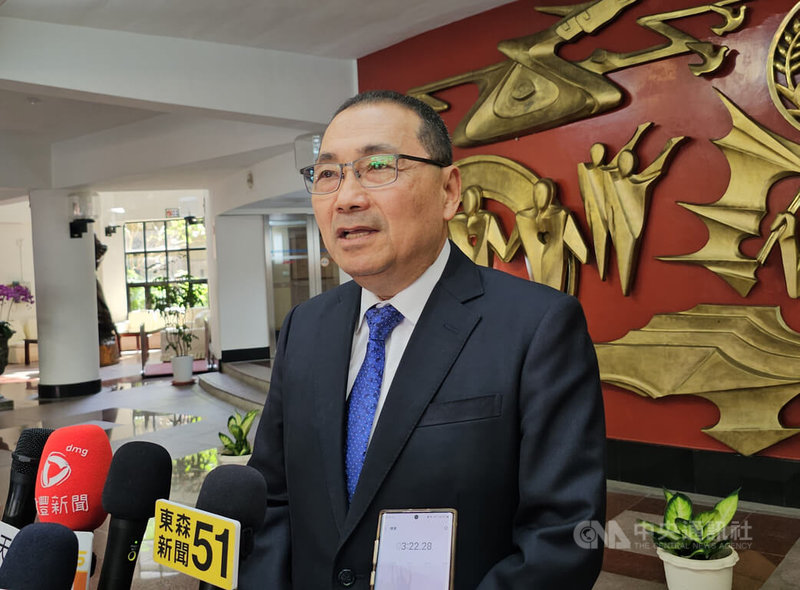 新北市長侯友宜（圖）18日受訪表示，「我們都是台灣人，我們的國家叫做中華民國，台灣是我們住的地方」，總統賴清德說台灣沒台獨問題，那就刪台獨黨綱。中央社記者王鴻國攝　115年5月18日
