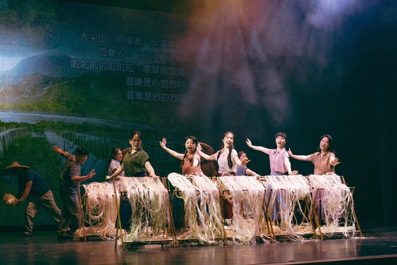 屏東縣政府持續推動地方表演藝術發展，攜手在地團隊打造原創作品，推出「恆春自製戲劇計畫」，廣邀熱愛戲劇、音樂與表演民眾加入，發展屬於恆春半島的舞台作品。（屏東縣政府提供）中央社記者李卉婷傳真　115年5月18日