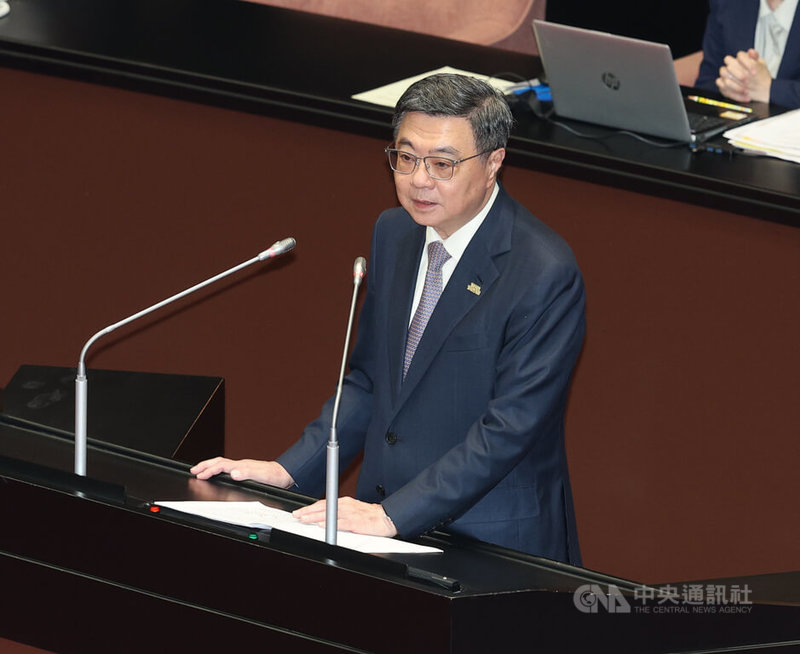 行政院長卓榮泰（圖）19日下午率同相關部會首長列席立法院會，提出「保衛國家安全及強化不對稱戰力計畫第一批發價書採購特別預算案籌編相關事項」專案報告，並備詢。中央社記者謝佳璋攝  115年5月19日