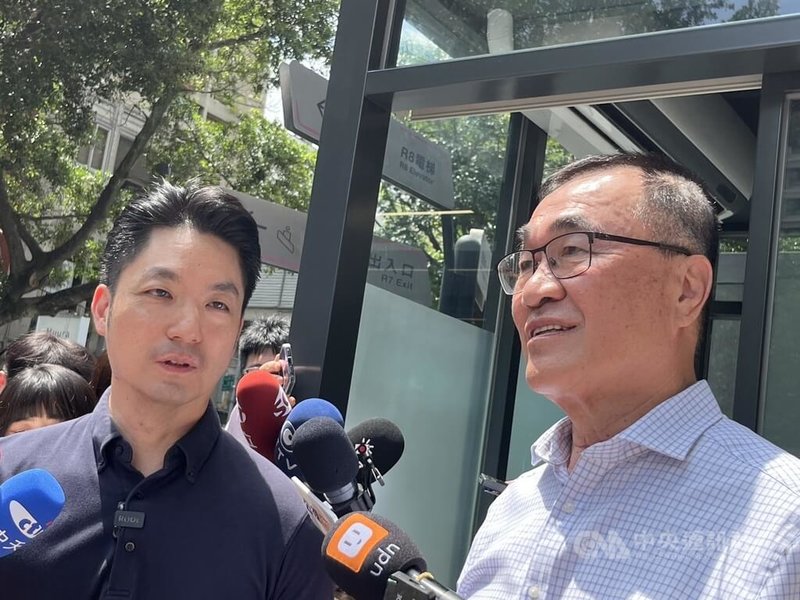 總統賴清德就職2週年,台北市長蔣萬安(左)20日出席活動受訪表示,盼賴總統、賴政府以民生為念。中央社記者楊淑閔攝 115年5月20日