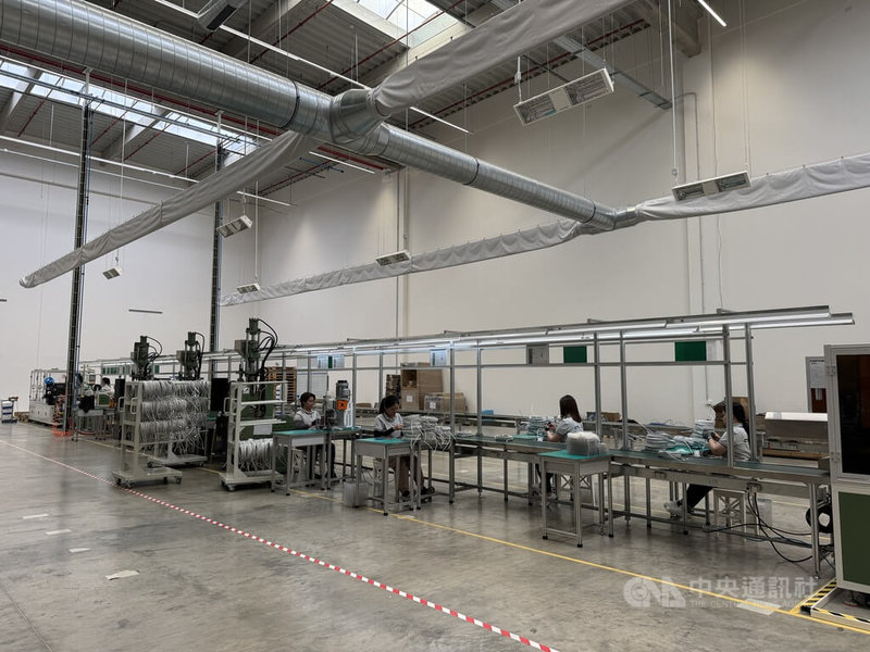 新泰工業赴捷克設立工廠,自2025年10月開始營運。中央社記者劉郁葶克萊察尼攝 115年5月20日