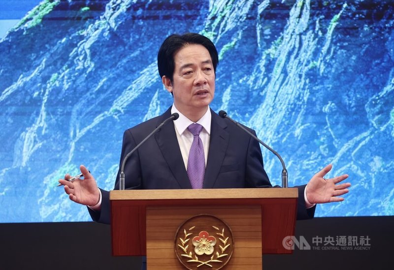 總統賴清德20日在總統府發表執政2週年談話，宣布針對少子女化問題，政府決定提供0到18歲的成長津貼，每人每月5000元。中央社記者張皓安攝 115年5月20日