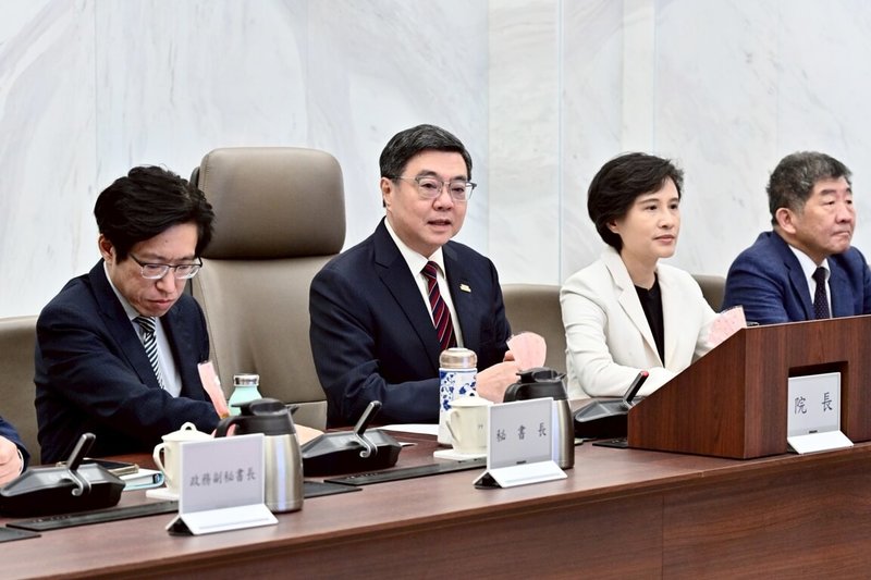 行政院長卓榮泰(左2)20日主持行政院會,會中通過「115年度中央政府保衛國家安全及強化不對稱戰力計畫採購特別預算案」,將送立法院審議。(行政院提供)中央社記者賴于榛傳真 115年5月20日