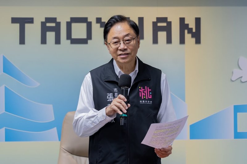 桃園市長張善政（圖）20日宣布推動「舊公寓微型修繕補助計畫」，主要針對屋齡30年以上、未成立管理組織的4至6層樓老舊公寓，補助走廊、樓梯、照明、門禁、抽水機及監視設備等公共設施改善，並協助社區成立管理組織。（桃園市政府提供）中央社記者葉臻傳真 115年5月20日