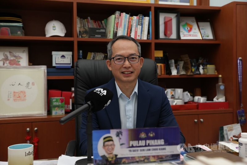 馬來西亞檳城（Penang）近年因全球半導體供應鏈重組備受國際關注，更被外界視為東南亞重要科技重鎮。檳城立法議會議長劉子健（Law Choo Kiang）表示，「台灣+1」趨勢正加深台馬半導體供應鏈共生關係；若更新台馬投資協議，將進一步提升合作動能。中央社記者黃自強檳城攝 115年5月20日