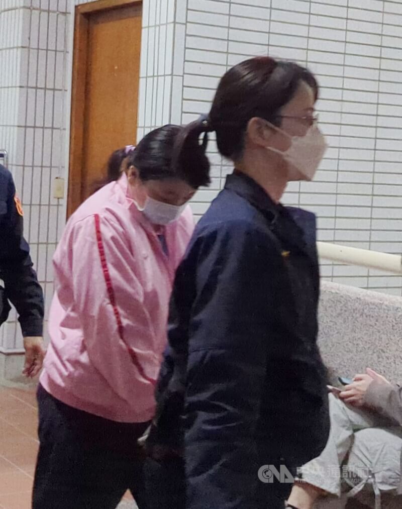 台中豐原1家5口遭李姓女子（左）以黃金投資為由詐騙，釀5人輕生悲劇。台中地院1月開庭審理，李女全認罪。（中央社檔案照片）