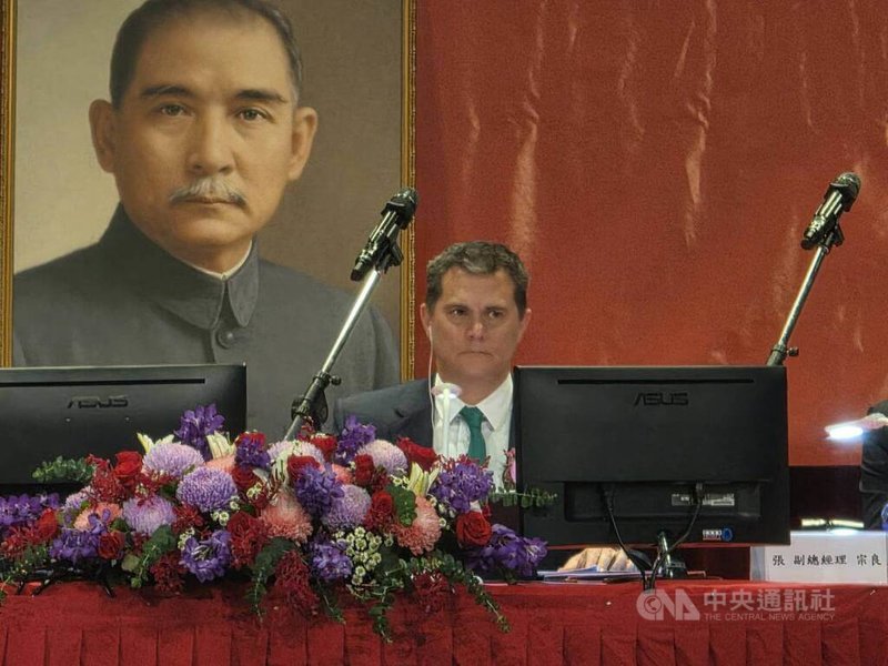 裕民航運股東會登場，副董事長徐國安（圖）今年再替父親徐旭東主持，並首度全程用中文致詞。徐國安也以影片向股東展示，到韓國視察新造的天然氣運輸船。中央社記者江明晏攝　115年5月21日