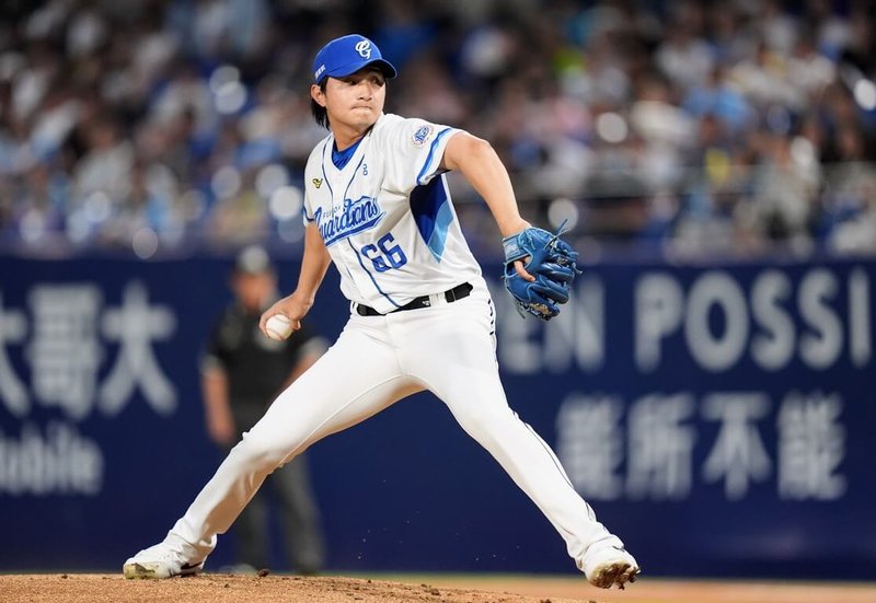 中華職棒富邦悍將隊21日以6比2擊敗統一獅隊，悍將先發投手李東洺（圖）主投7局無失分，拿下個人5連勝，賽後並獲選單場MVP。（富邦悍將隊提供）中央社記者蘇志畬傳真　115年5月21日