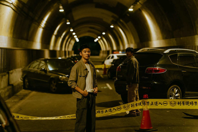 演員李國毅（左）與姚淳耀（右）時隔13年再度合作，於新劇「成名在望」中關係緊張，戲外則相處融洽。（瀚草影視提供）中央社記者洪素津傳真　115年5月21日